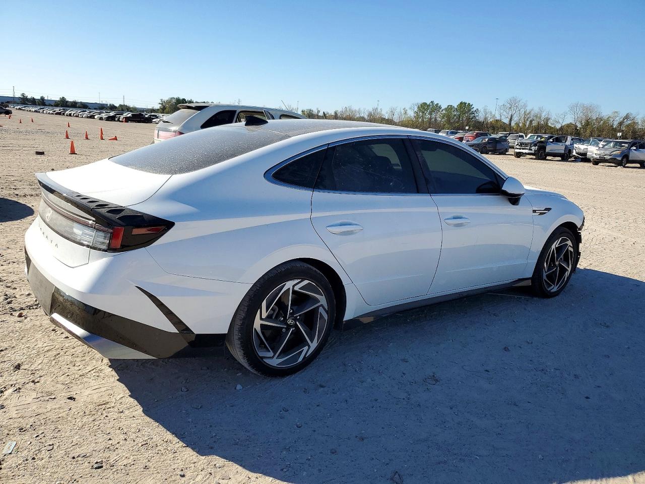 2024 HYUNDAI SONATA SEL photo 3