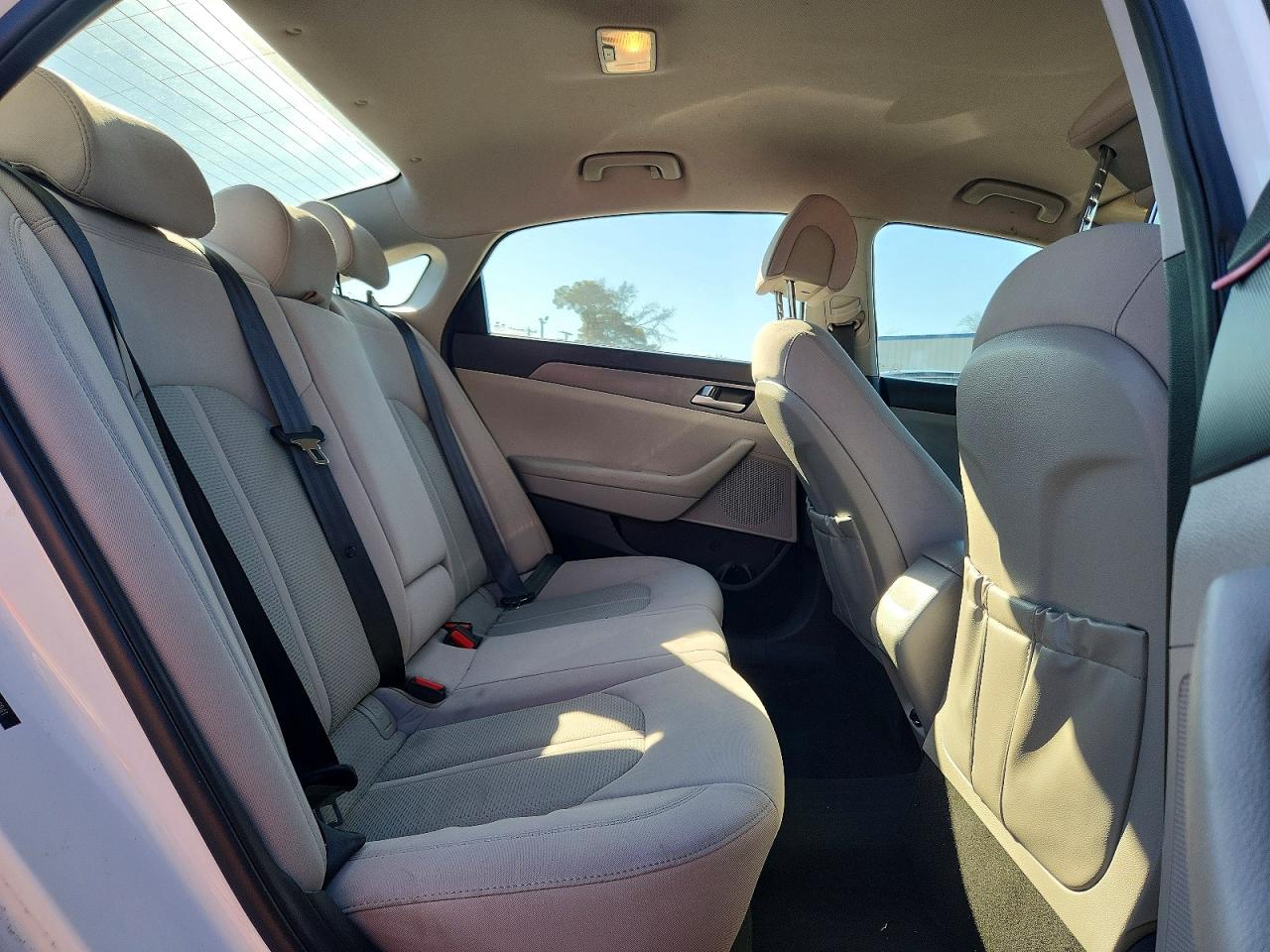 2017 HYUNDAI SONATA SE photo 19