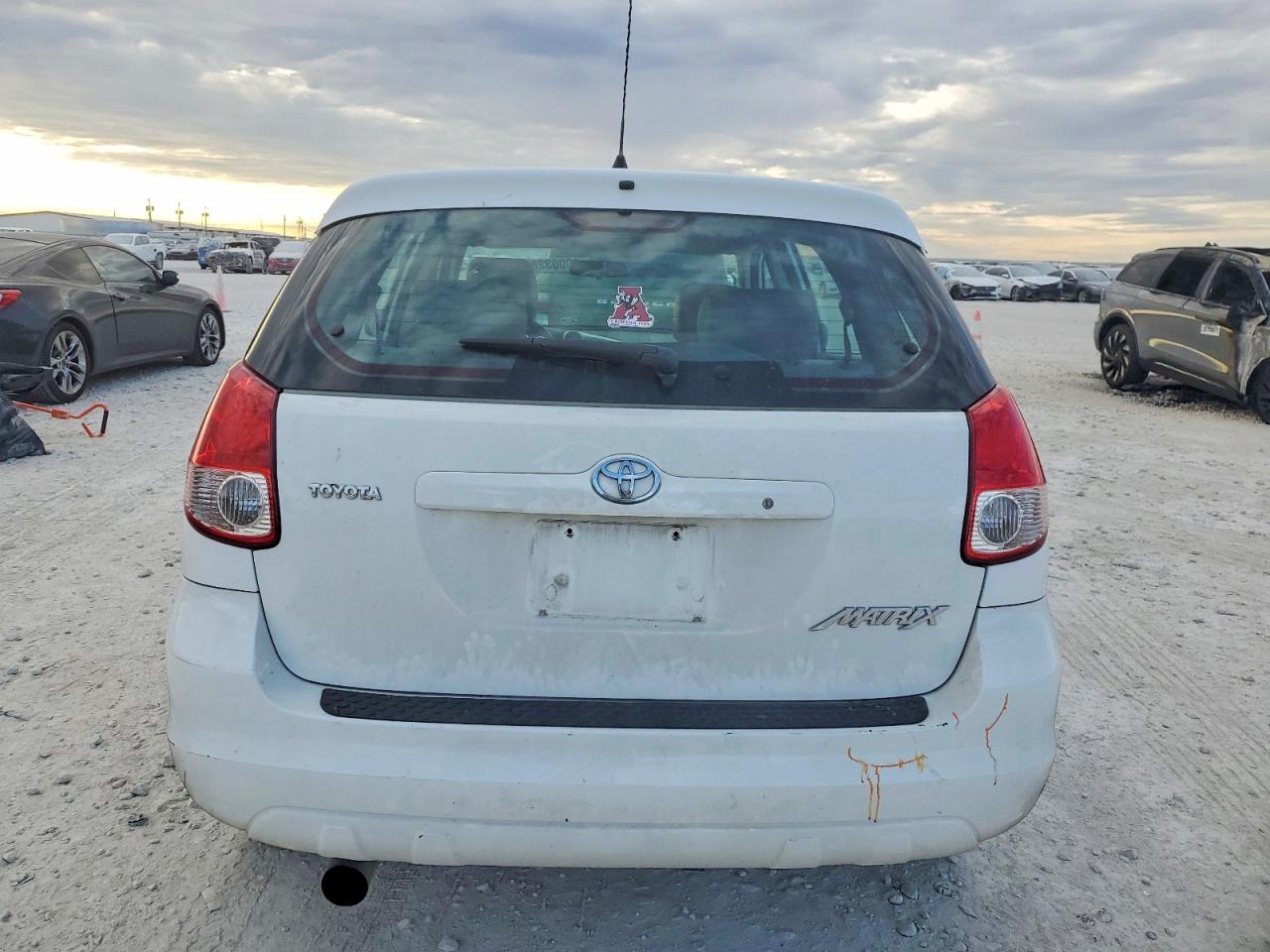 2004 TOYOTA COROLLA MATRIX XR photo 6