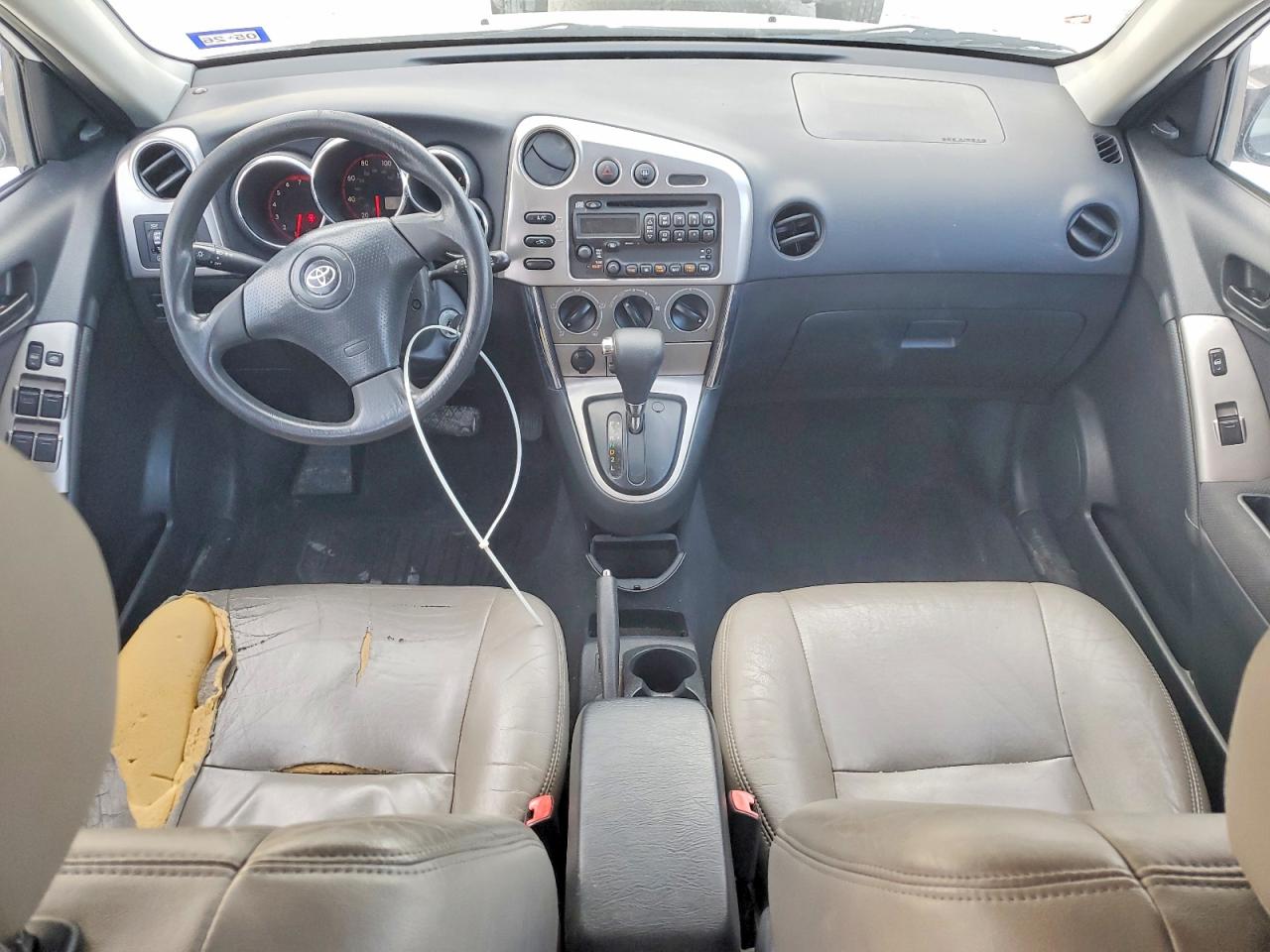 2004 TOYOTA COROLLA MATRIX XR photo 8