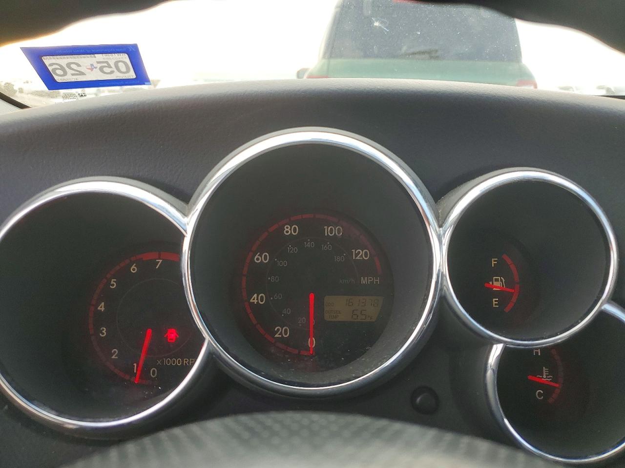 2004 TOYOTA COROLLA MATRIX XR photo 9