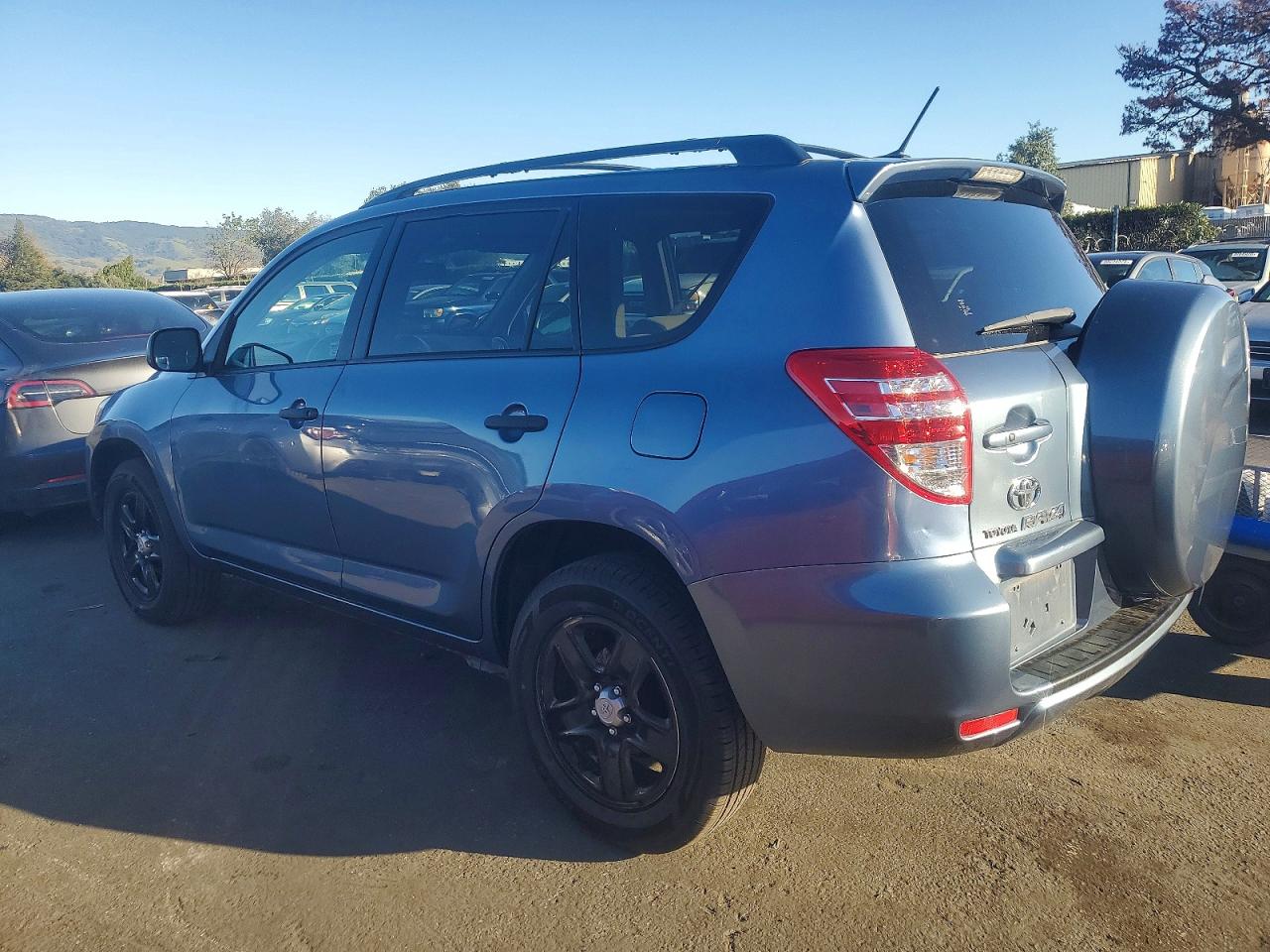 2010 TOYOTA RAV4 photo 2