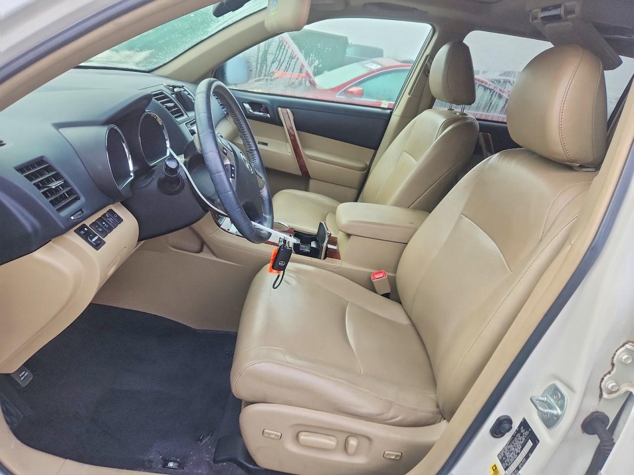 2013 TOYOTA HIGHLANDER LIMITED photo 7