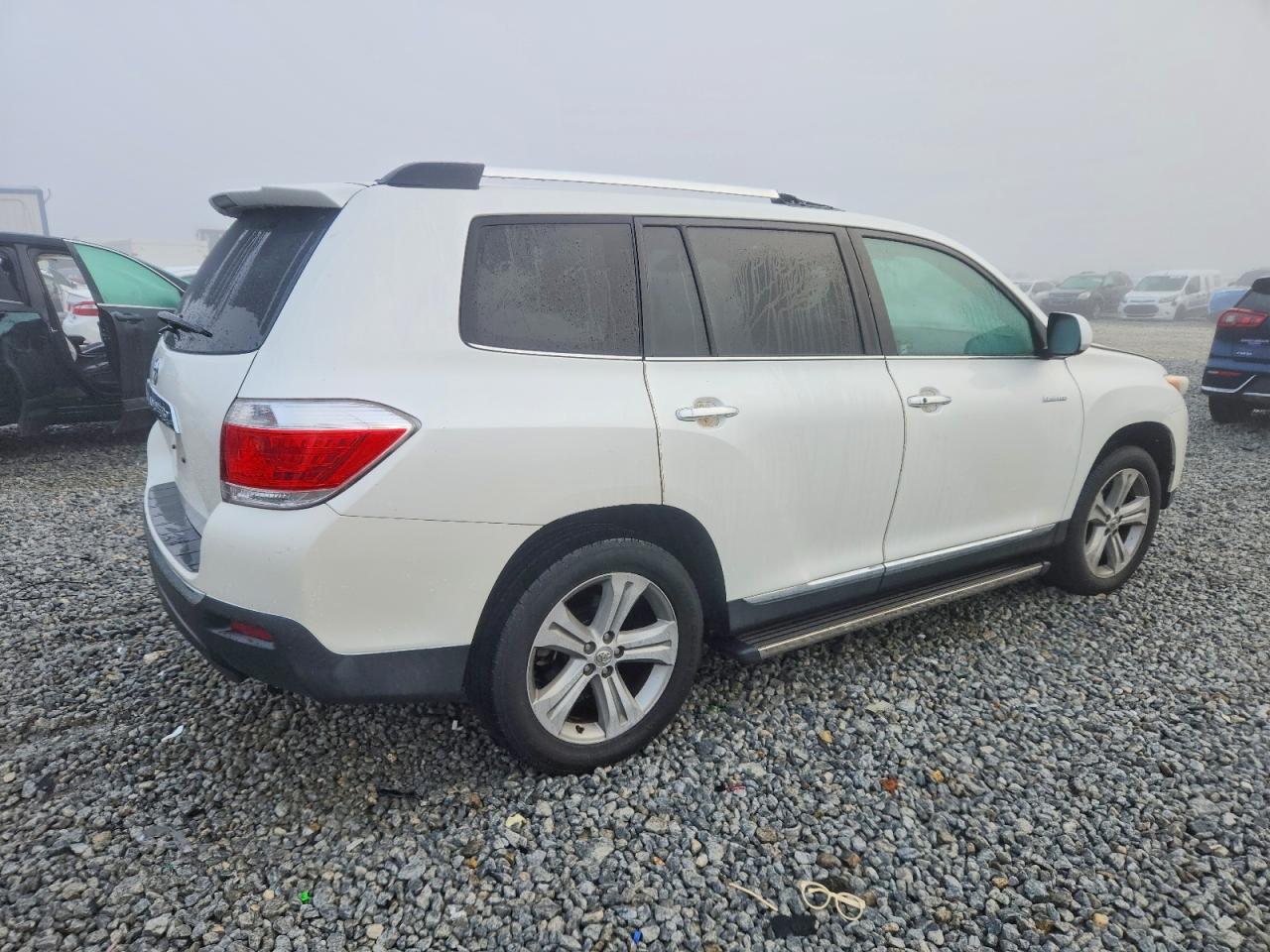 2013 TOYOTA HIGHLANDER LIMITED photo 3