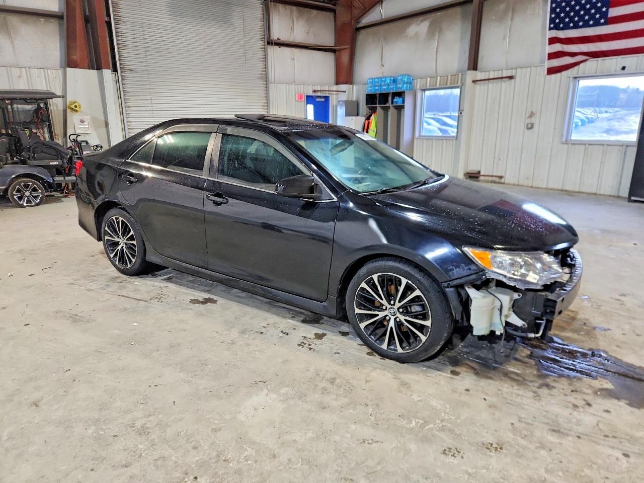 2012 TOYOTA CAMRY SE photo 4