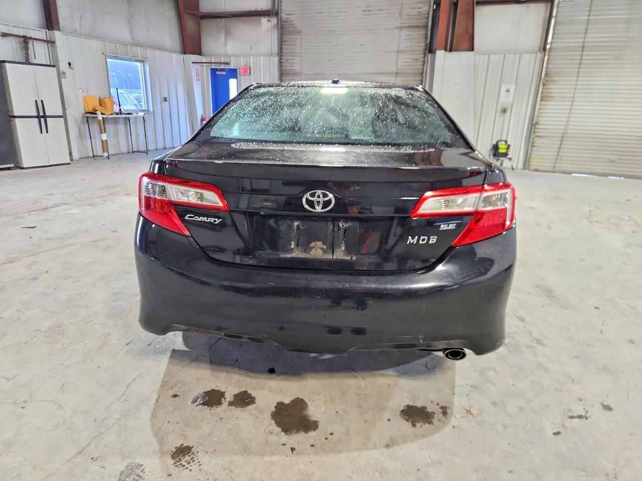 2012 TOYOTA CAMRY SE photo 6