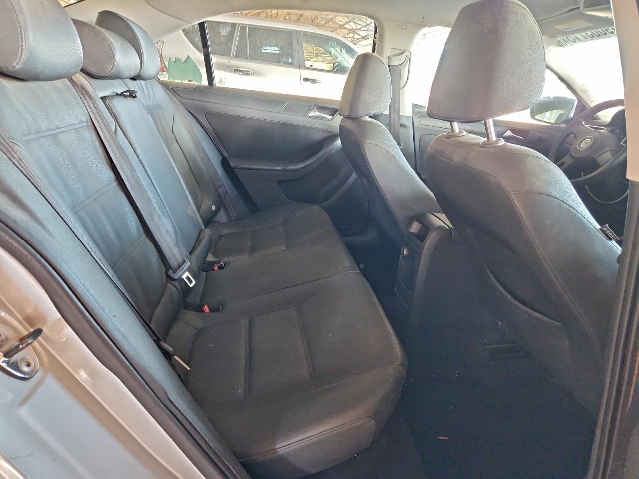 2012 VOLKSWAGEN JETTA SE photo 10