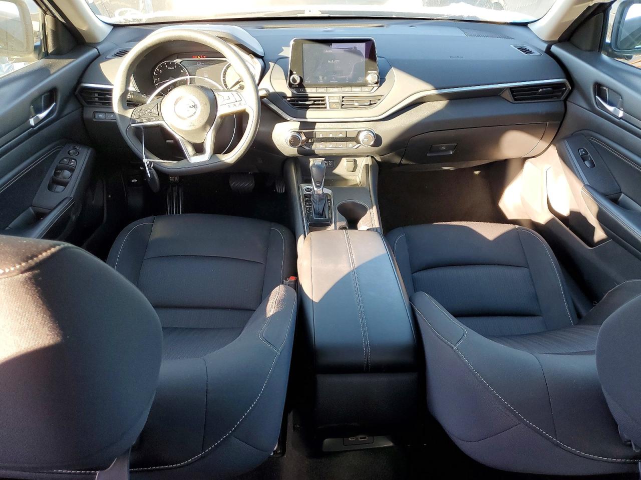 2019 NISSAN ALTIMA S photo 8