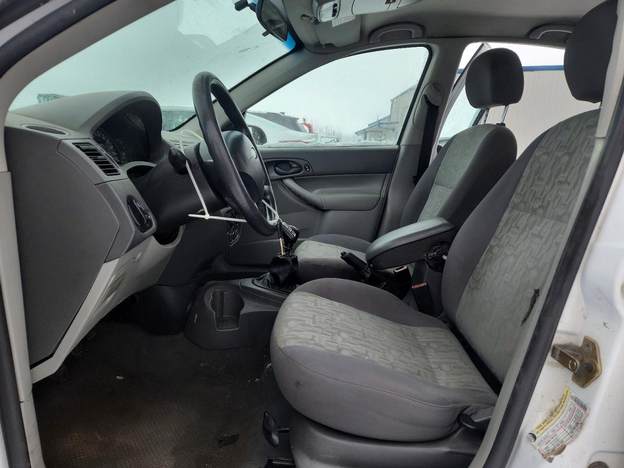 2005 FORD FOCUS ZX4 photo 7