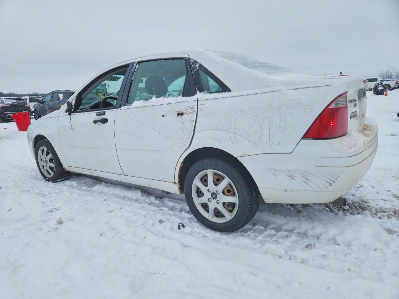 2005 FORD FOCUS ZX4 photo 2
