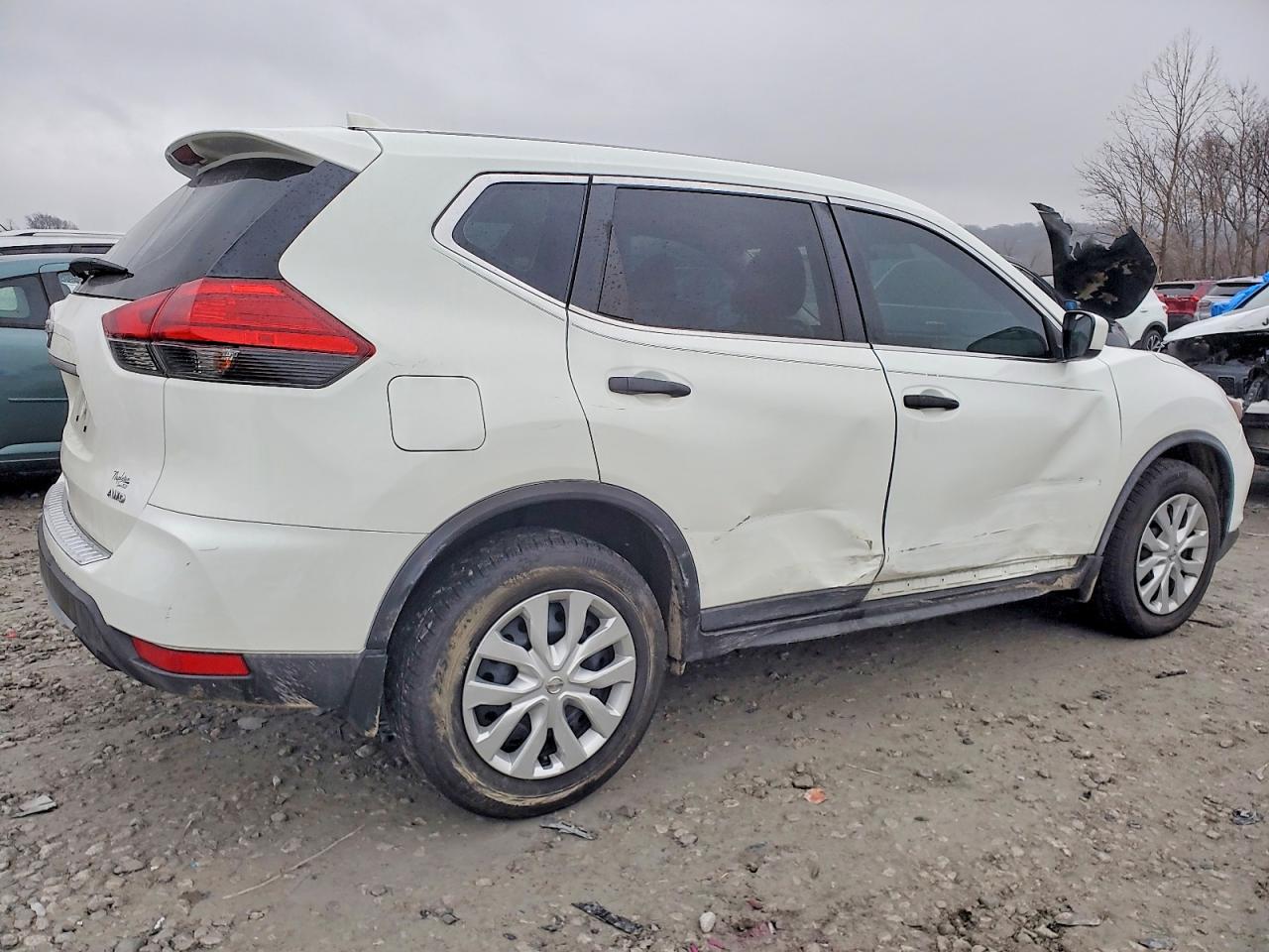 2017 NISSAN ROGUE S photo 3