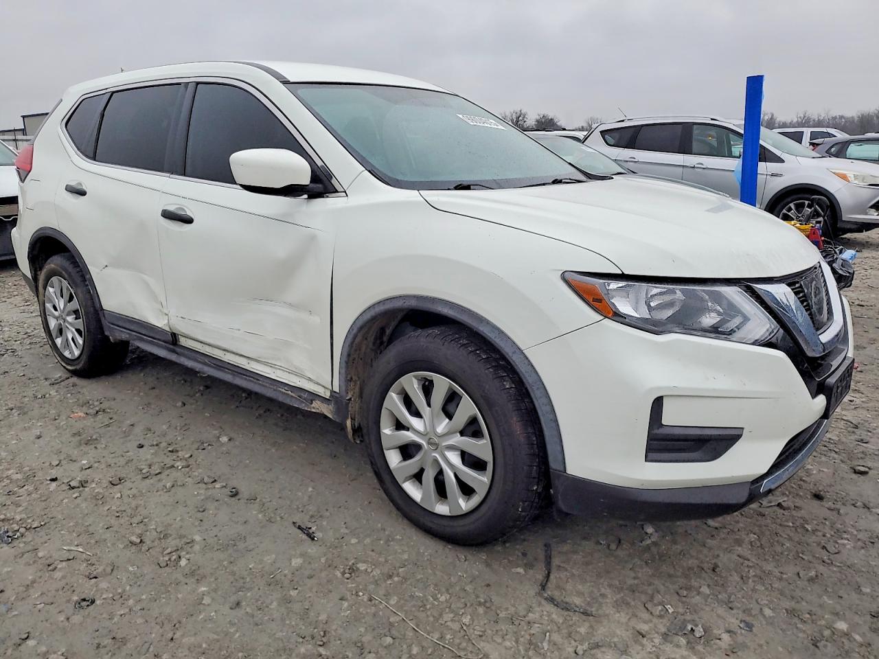2017 NISSAN ROGUE S photo 4