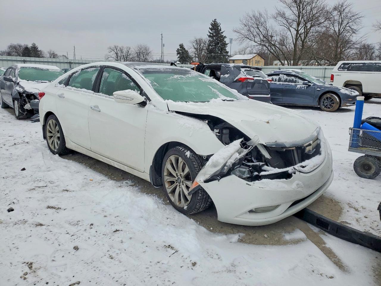 2013 HYUNDAI SONATA SE photo 4