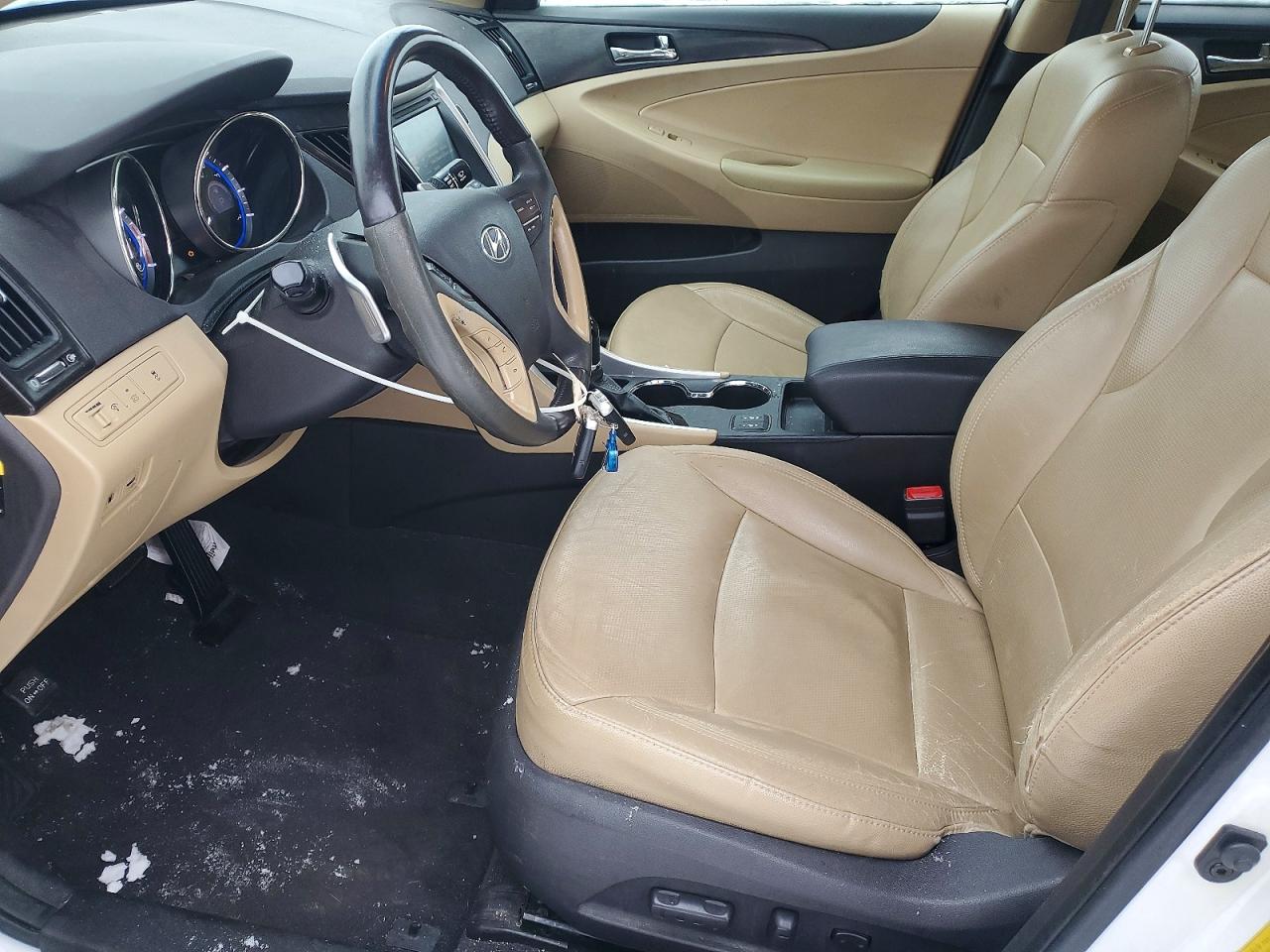 2013 HYUNDAI SONATA SE photo 7
