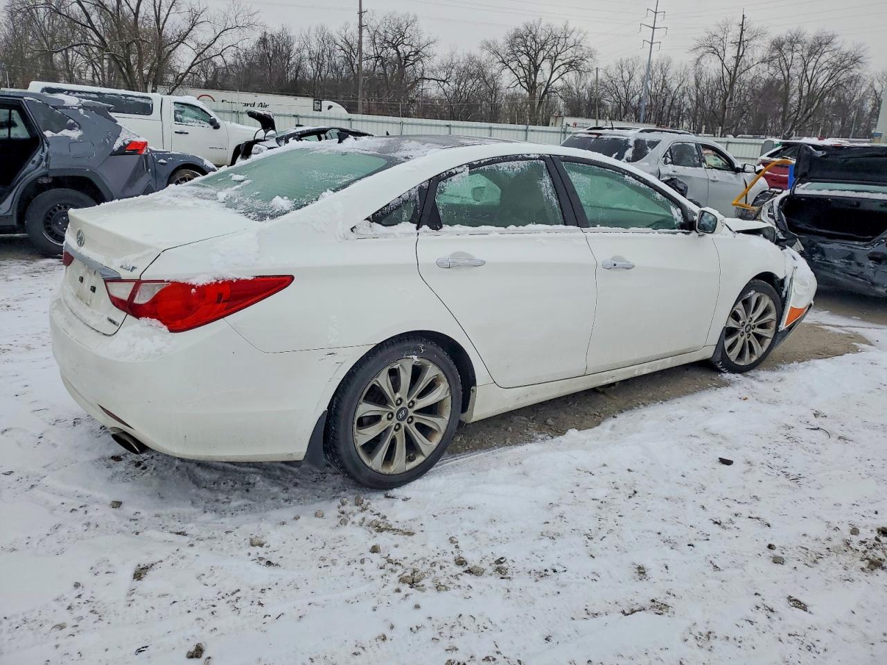 2013 HYUNDAI SONATA SE photo 3