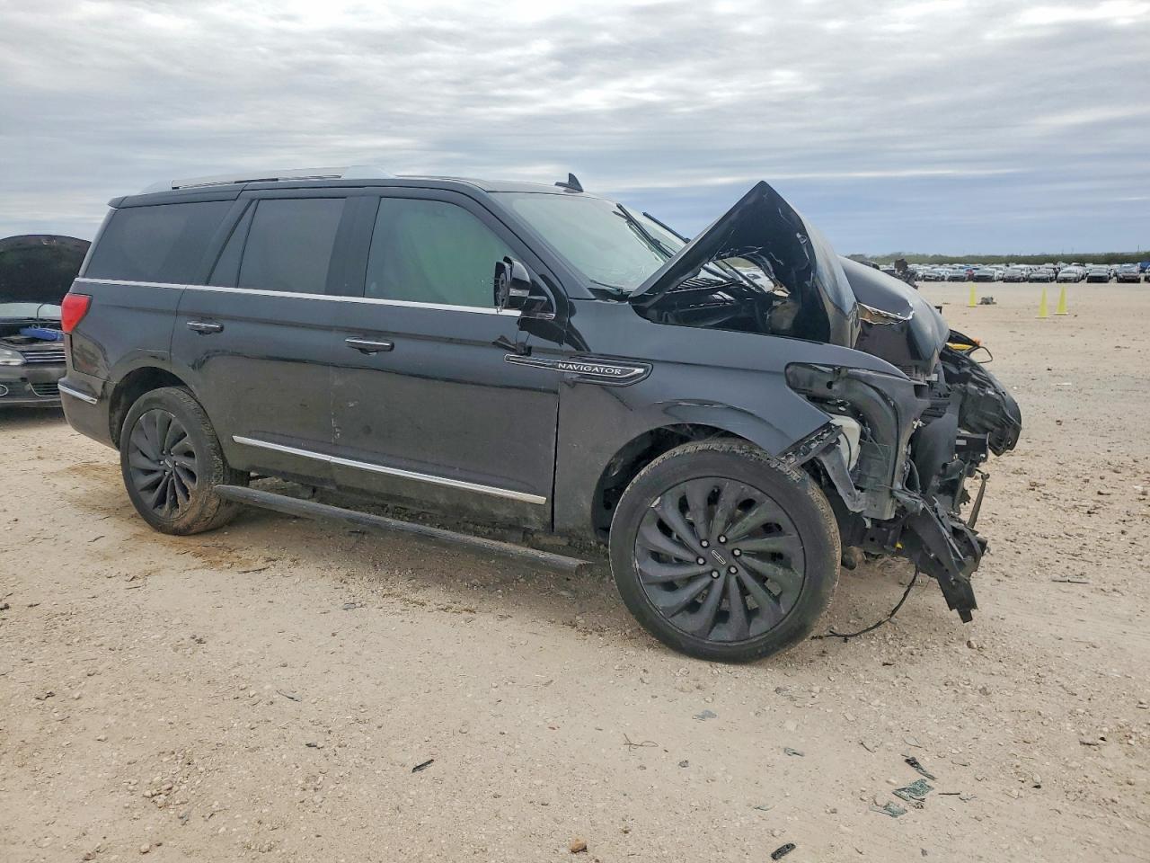 2021 LINCOLN NAVIGATOR RESERVE photo 4