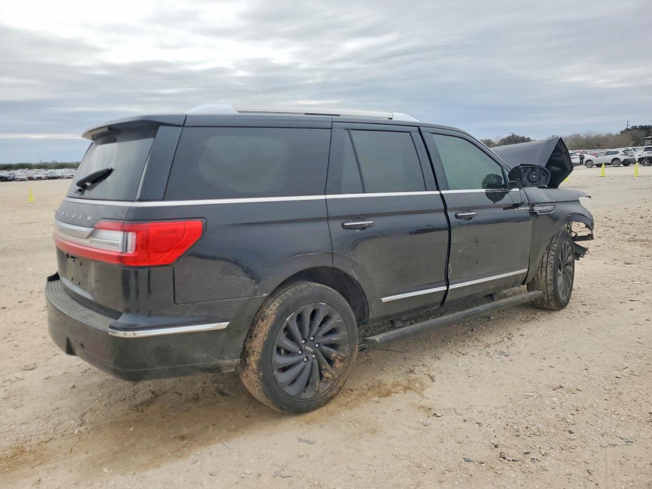 2021 LINCOLN NAVIGATOR RESERVE photo 3
