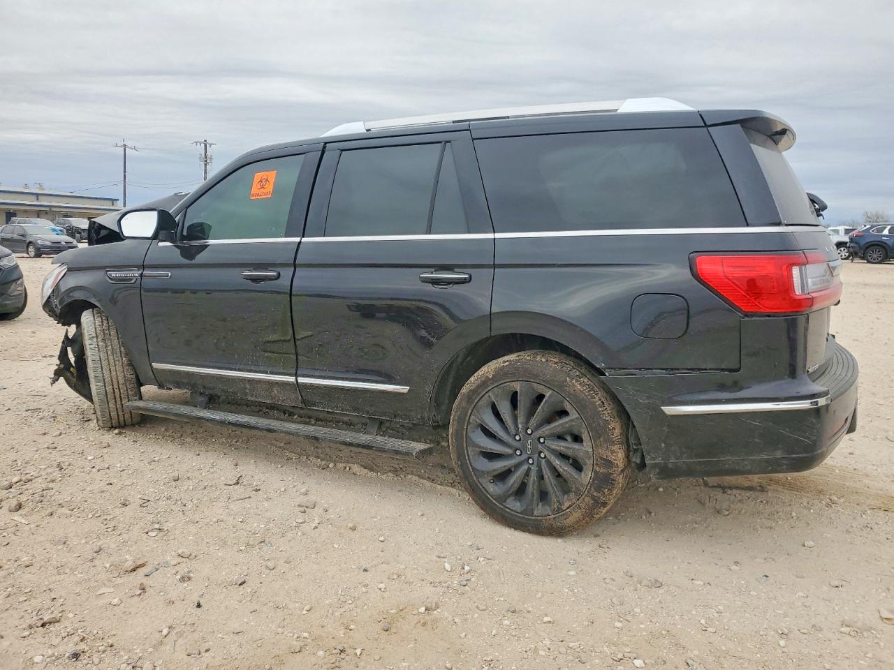 2021 LINCOLN NAVIGATOR RESERVE photo 2