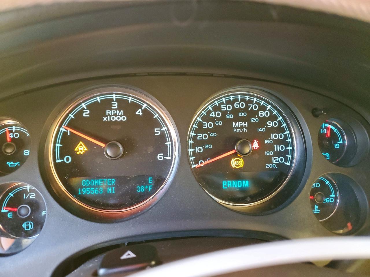 2011 CHEVROLET SUBURBAN C1500 LTZ photo 9