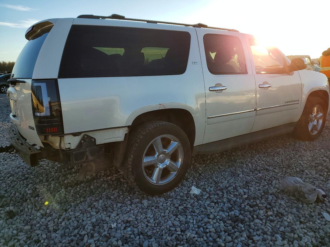 2011 CHEVROLET SUBURBAN C1500 LTZ photo 3