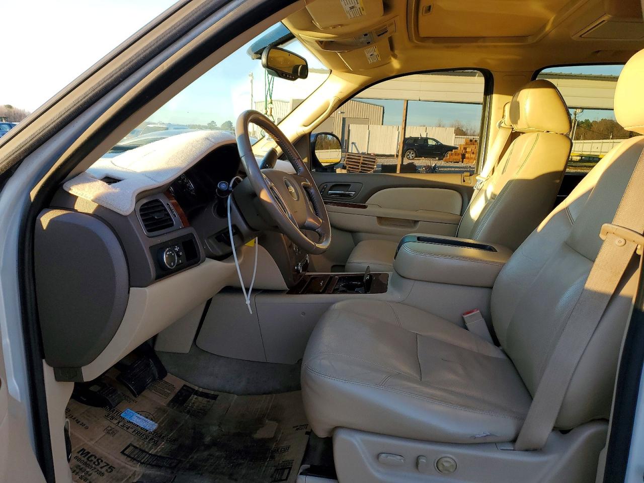 2011 CHEVROLET SUBURBAN C1500 LTZ photo 7