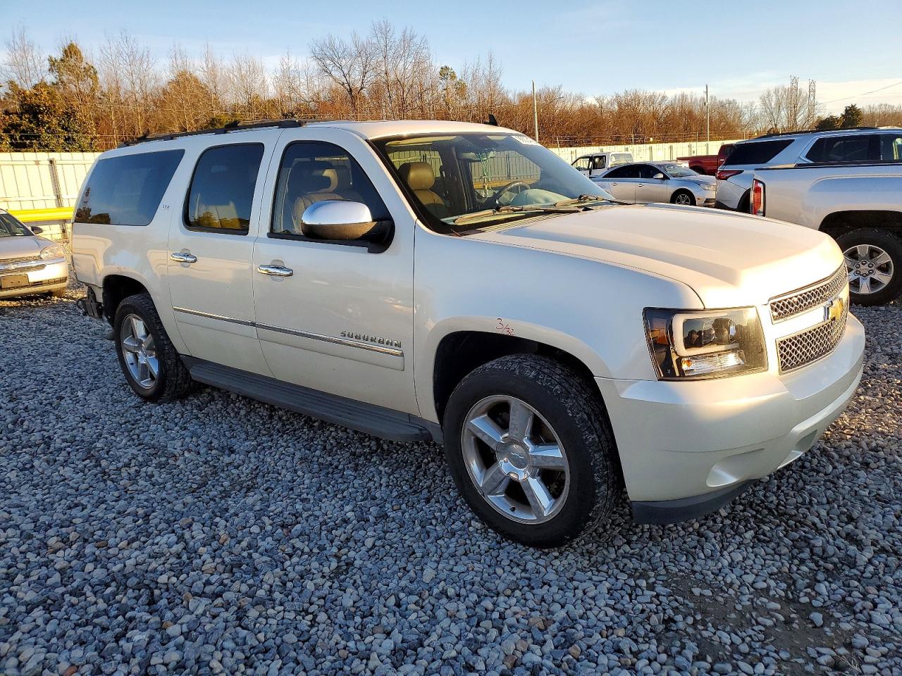 2011 CHEVROLET SUBURBAN C1500 LTZ photo 4