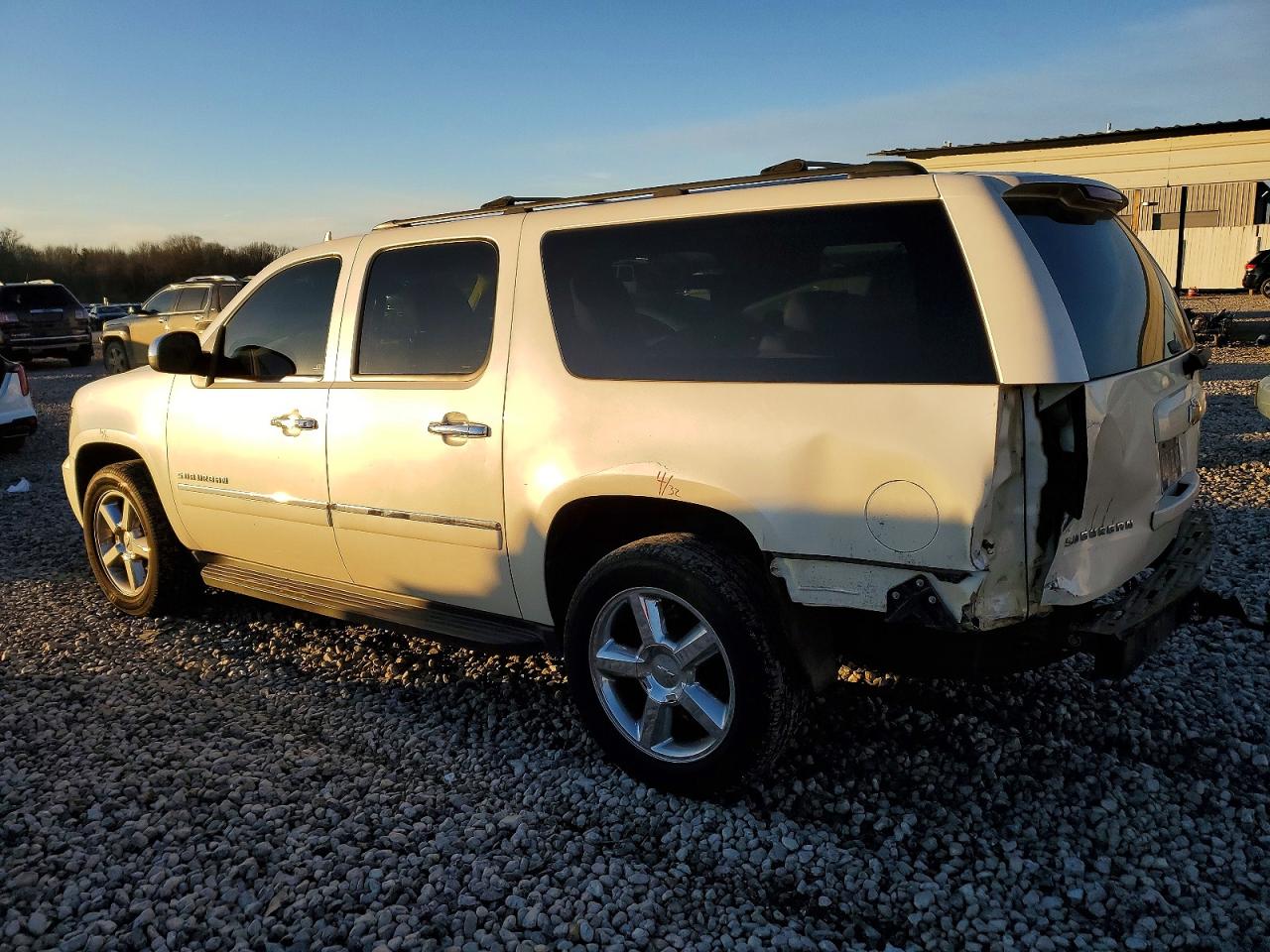 2011 CHEVROLET SUBURBAN C1500 LTZ photo 2