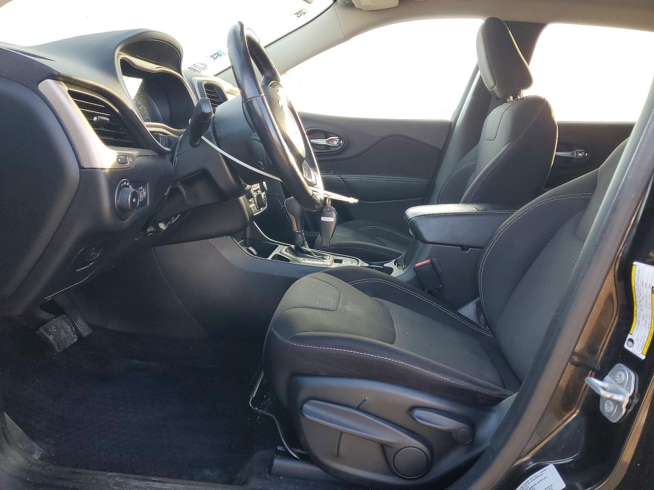 2015 JEEP CHEROKEE LATITUDE photo 7
