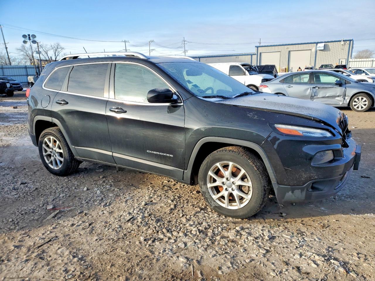 2015 JEEP CHEROKEE LATITUDE photo 4