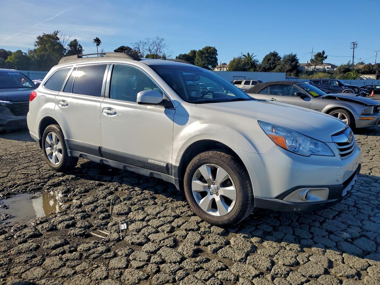 2012 SUBARU OUTBACK 2.5I PREMIUM photo 4