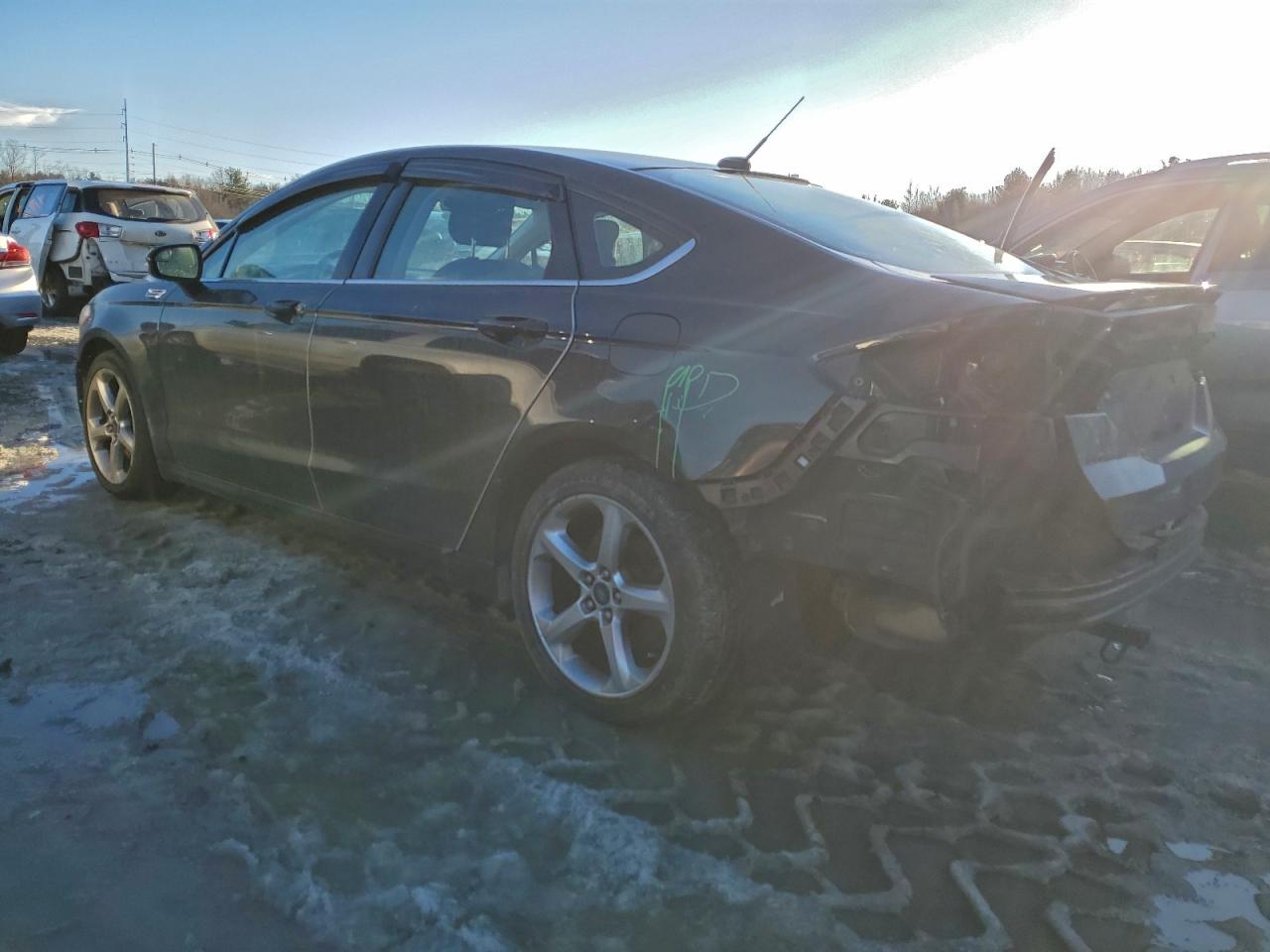2013 FORD FUSION SE photo 2