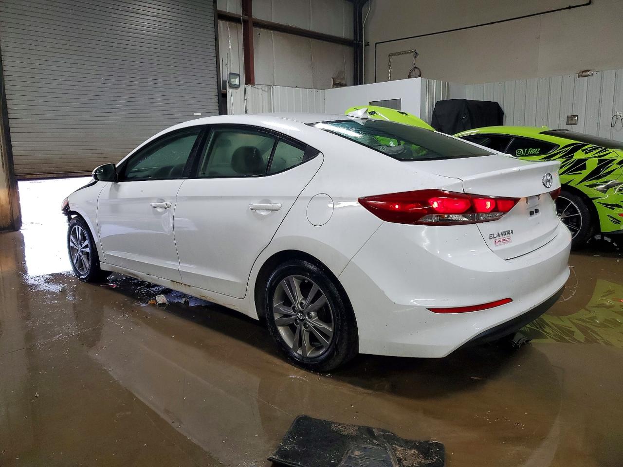 2017 HYUNDAI ELANTRA SE photo 2