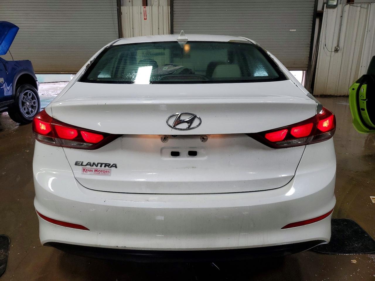 2017 HYUNDAI ELANTRA SE photo 6