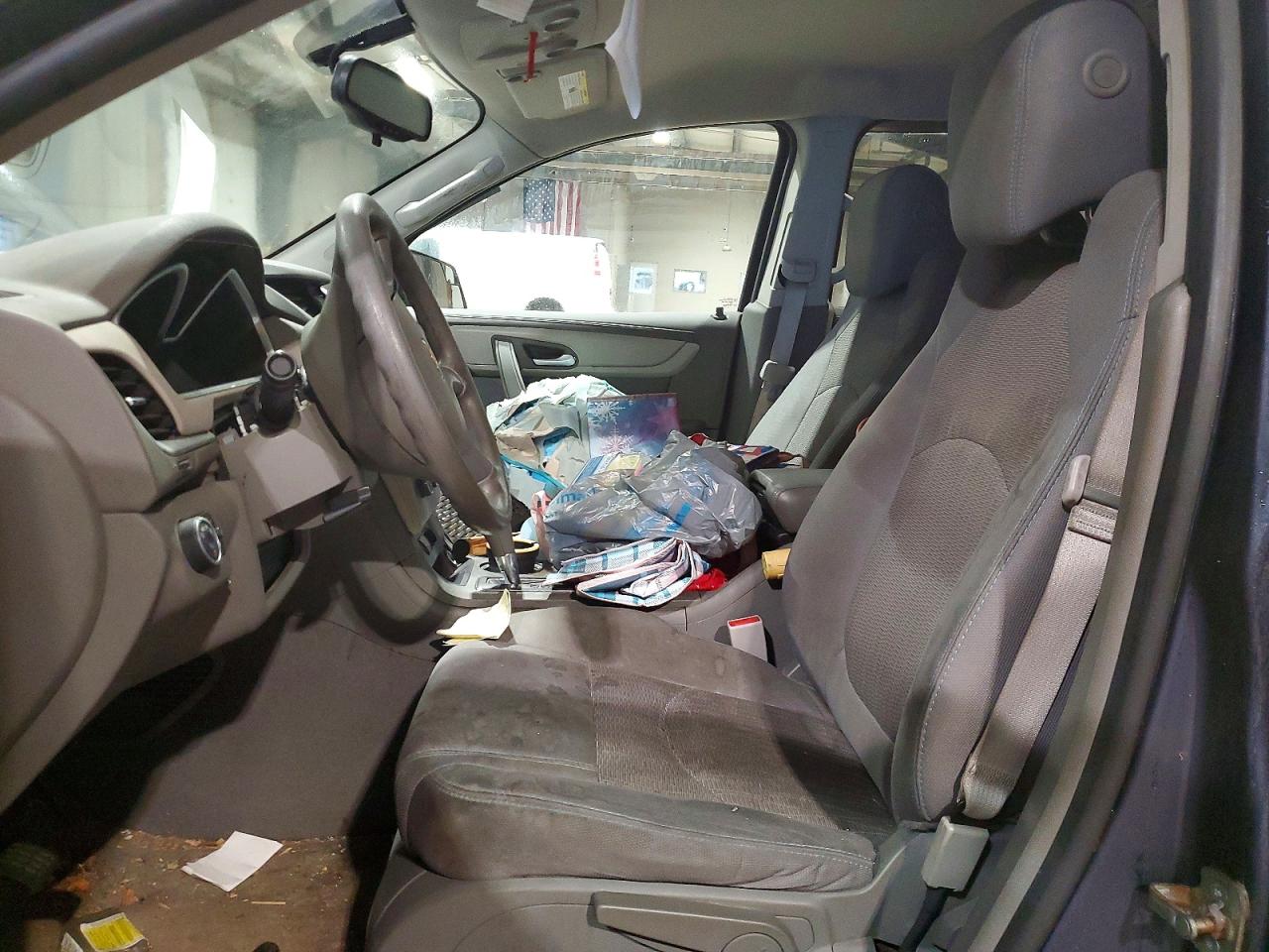 2014 CHEVROLET TRAVERSE LS photo 7