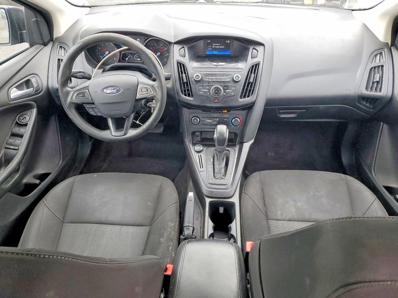 2017 FORD FOCUS SE photo 8