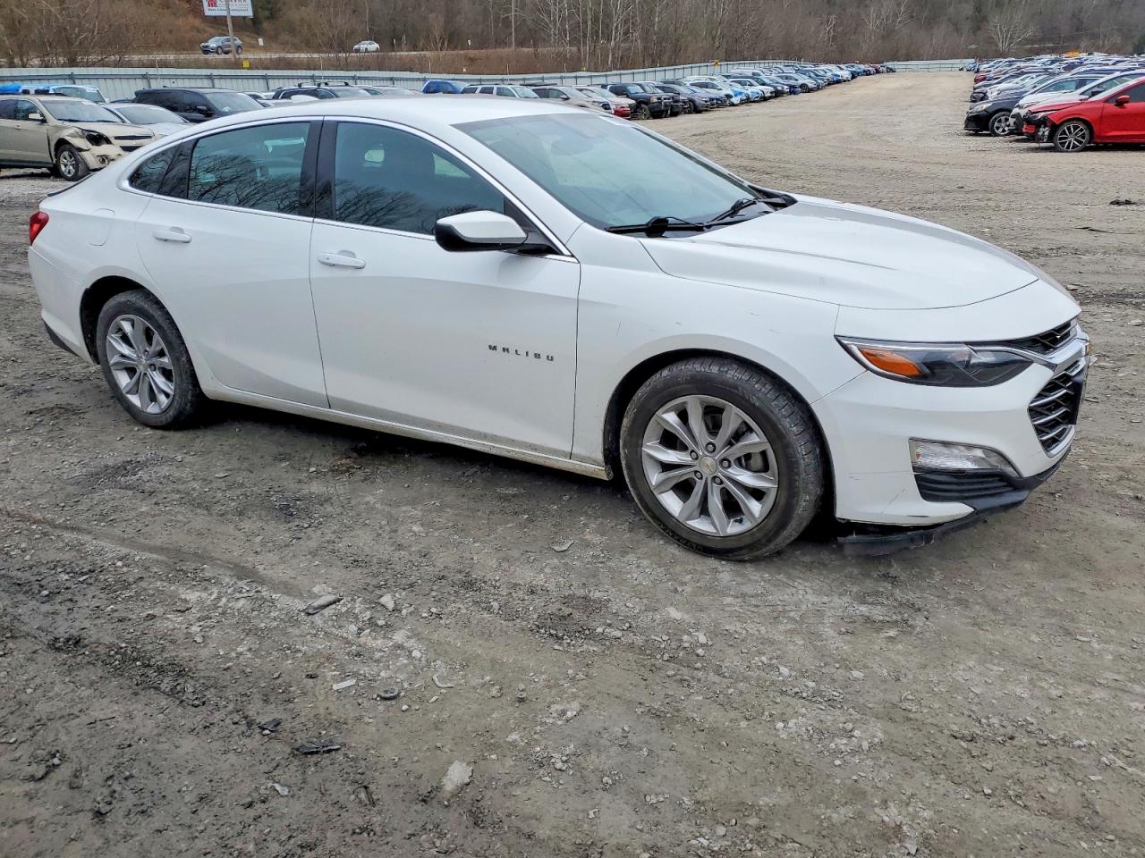 2023 CHEVROLET MALIBU LT photo 4
