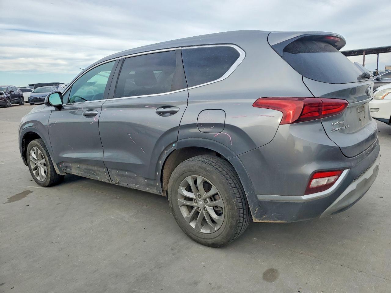 2019 HYUNDAI SANTA FE SE photo 2