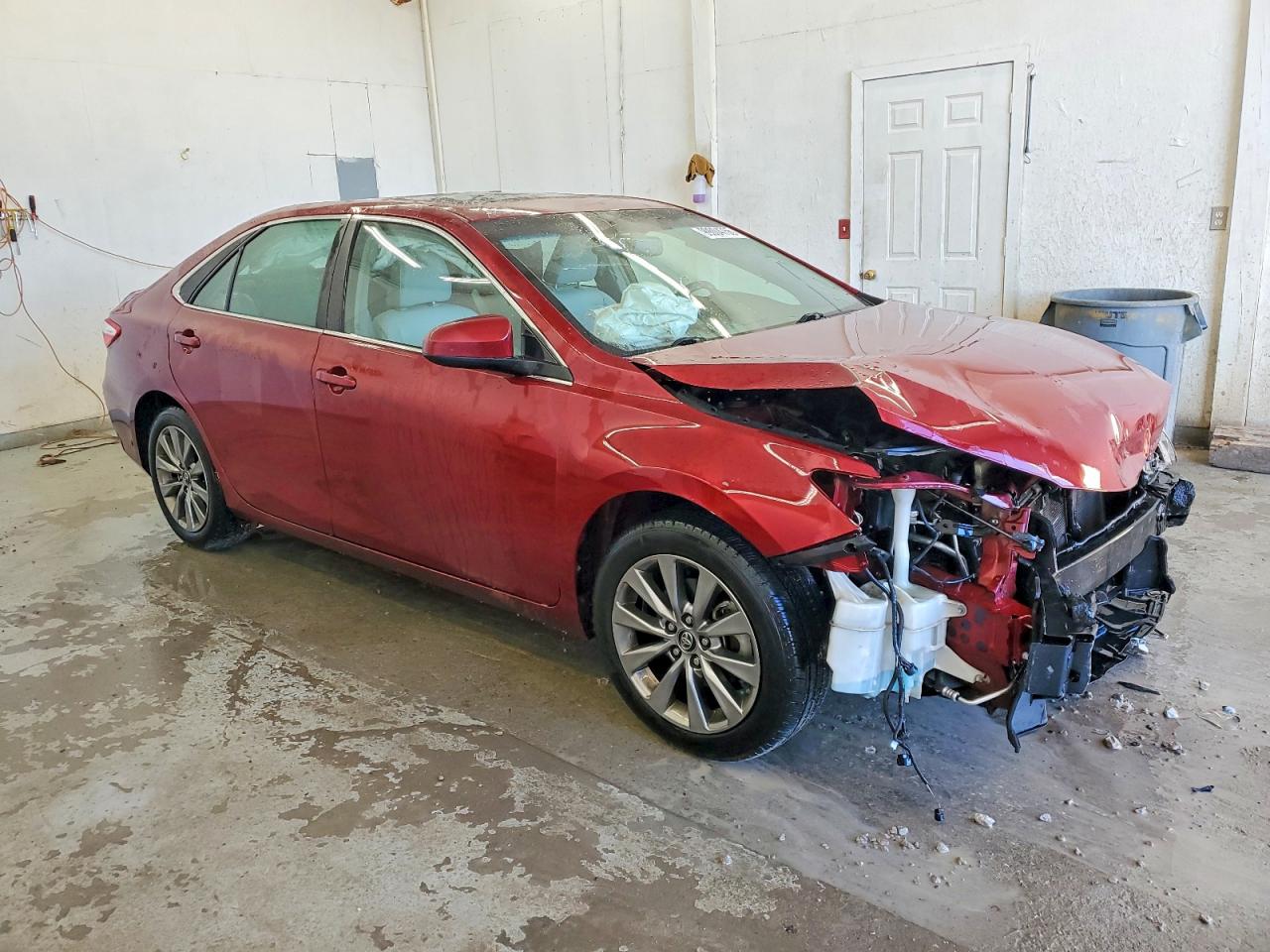 2017 TOYOTA CAMRY XSE photo 4
