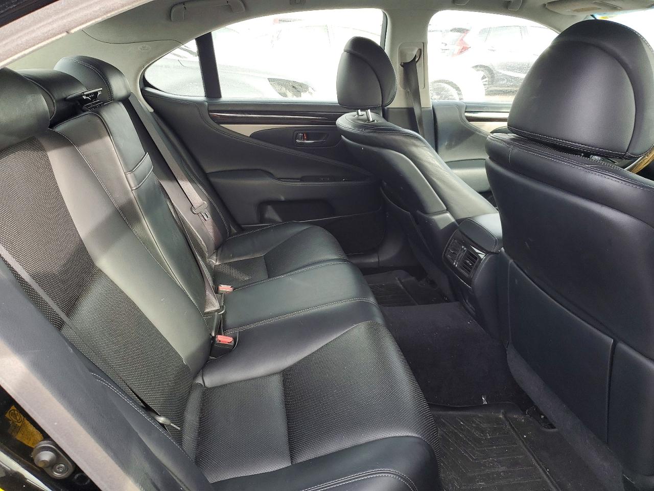 2014 LEXUS LS 460 photo 10