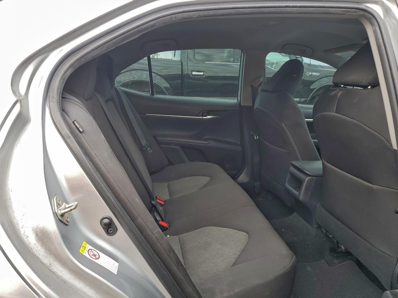 2019 TOYOTA CAMRY L photo 10