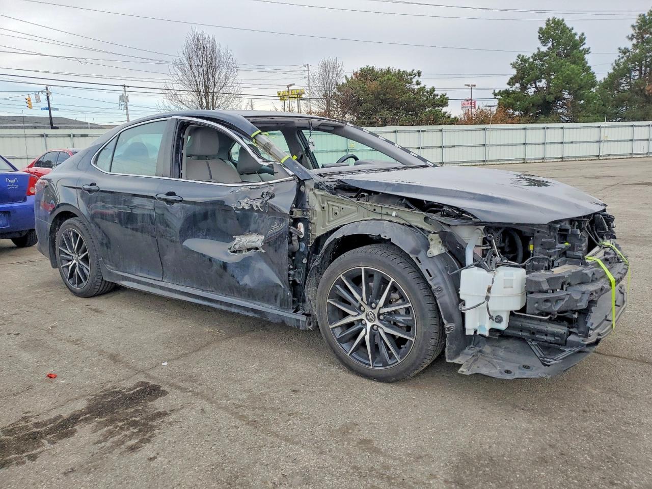 2022 TOYOTA CAMRY SE photo 4