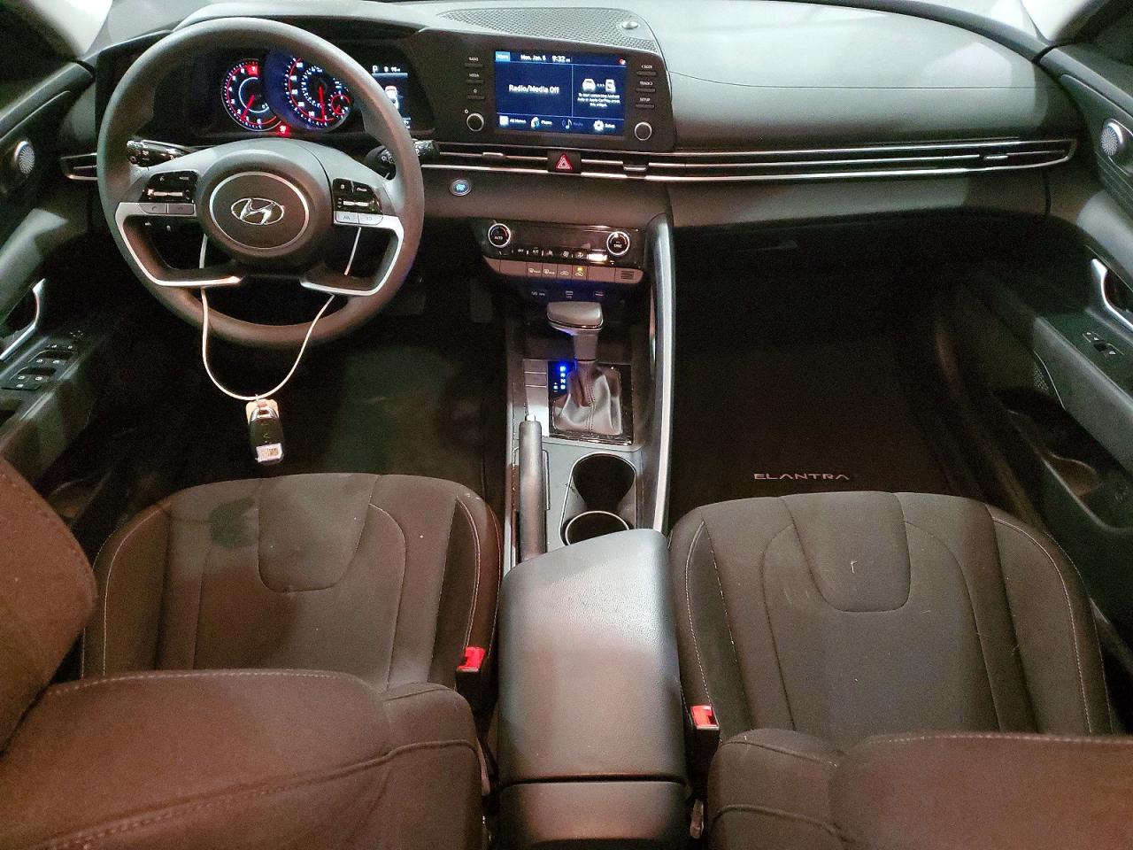 2023 HYUNDAI ELANTRA SEL photo 8