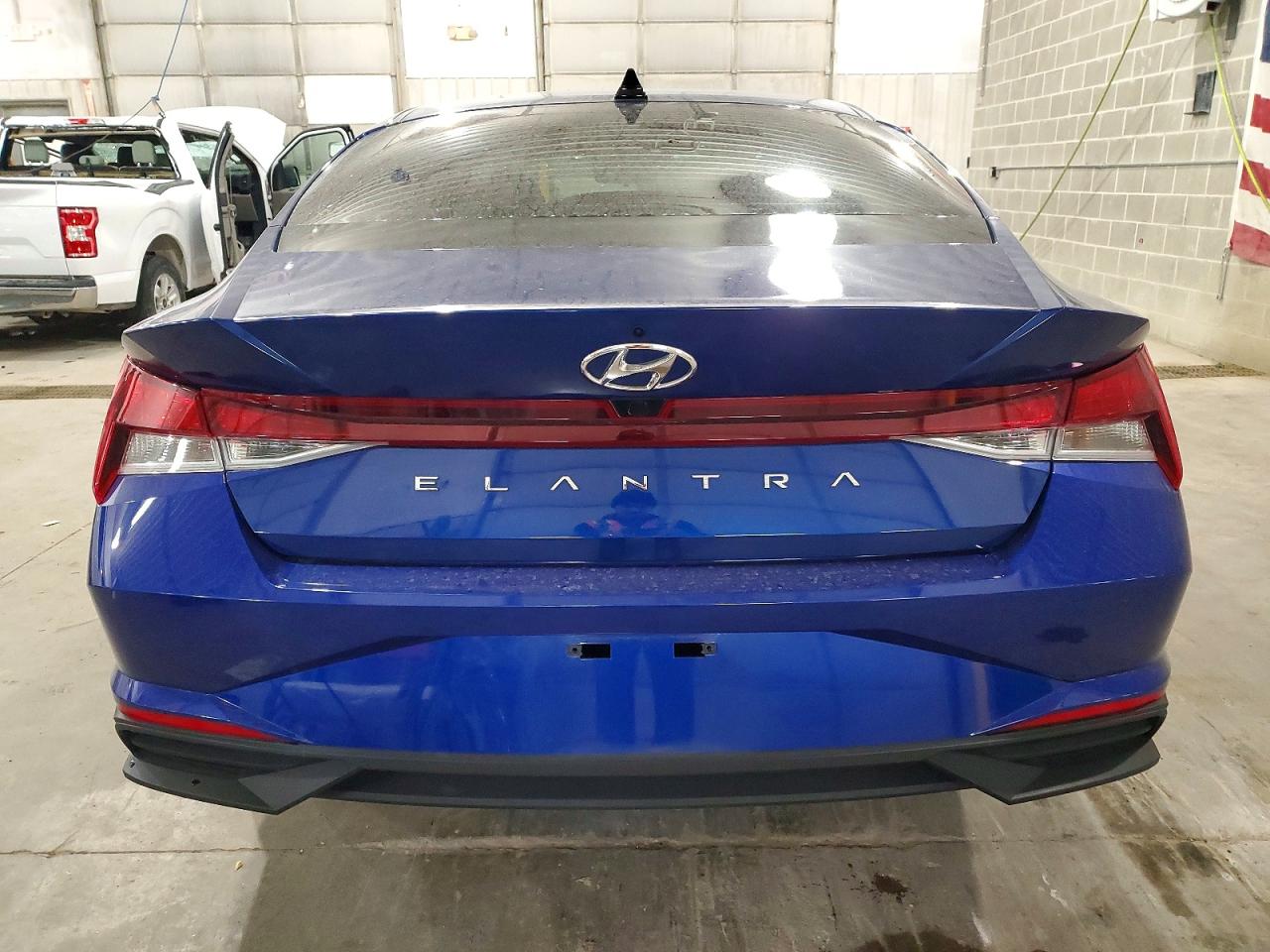 2023 HYUNDAI ELANTRA SEL photo 6