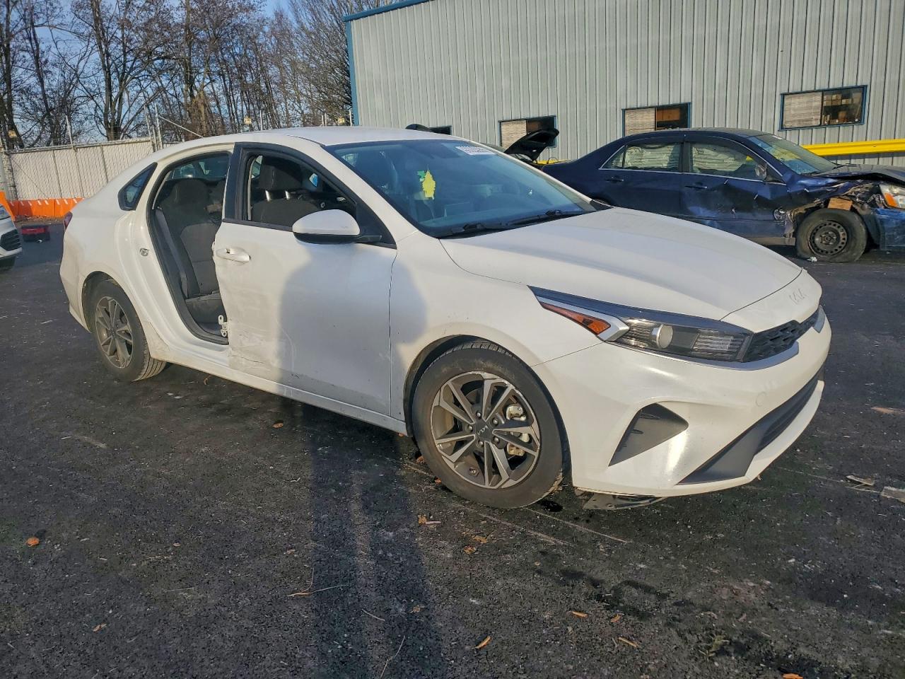 2024 KIA FORTE LX photo 4