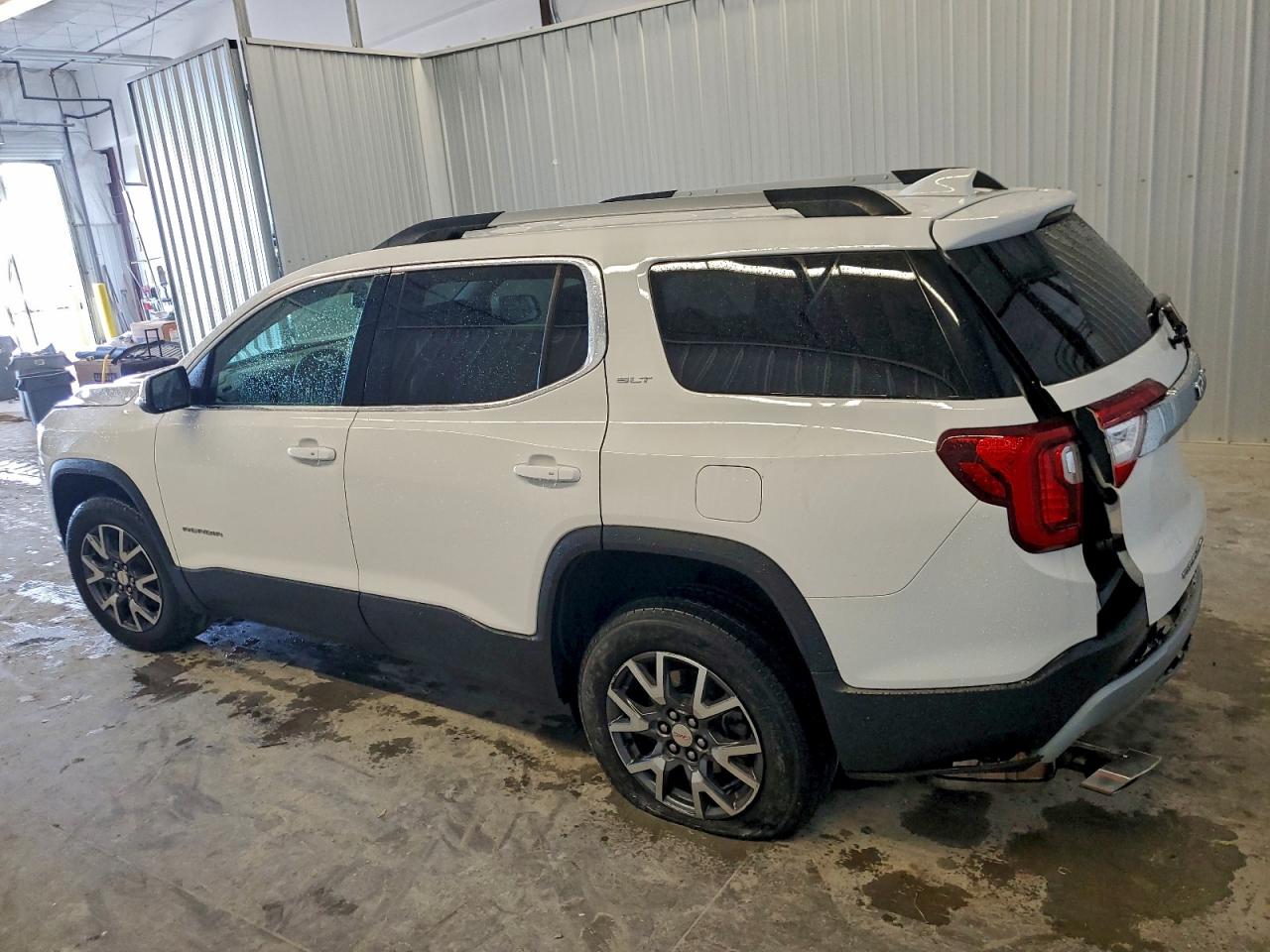 2023 GMC ACADIA SLT photo 2