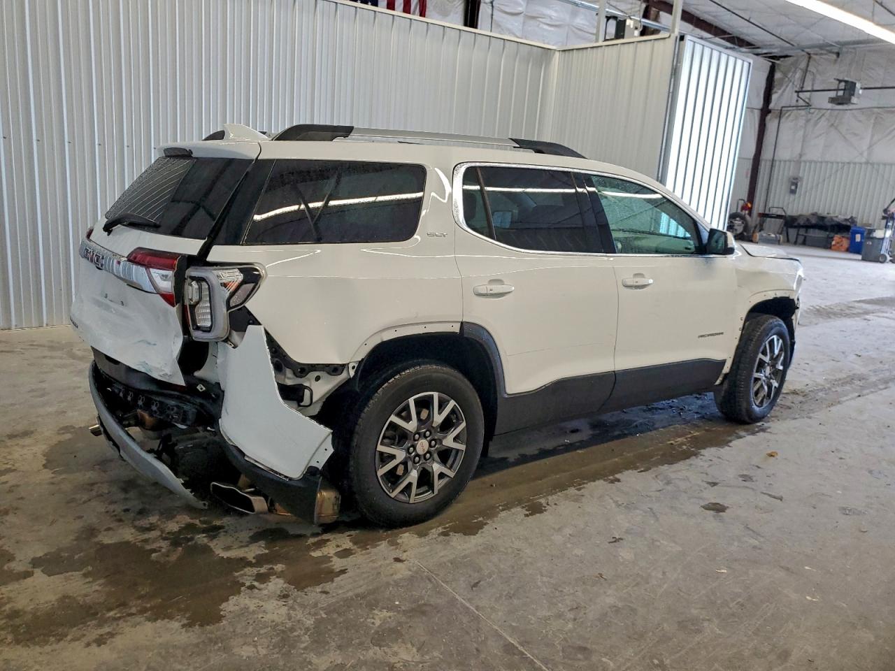 2023 GMC ACADIA SLT photo 3