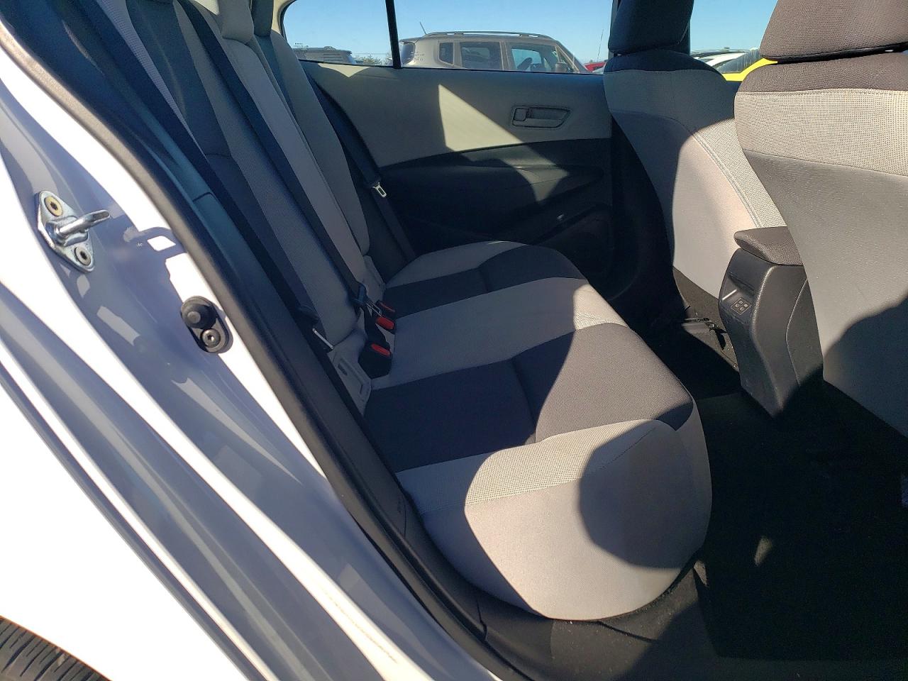 2023 TOYOTA COROLLA LE photo 10