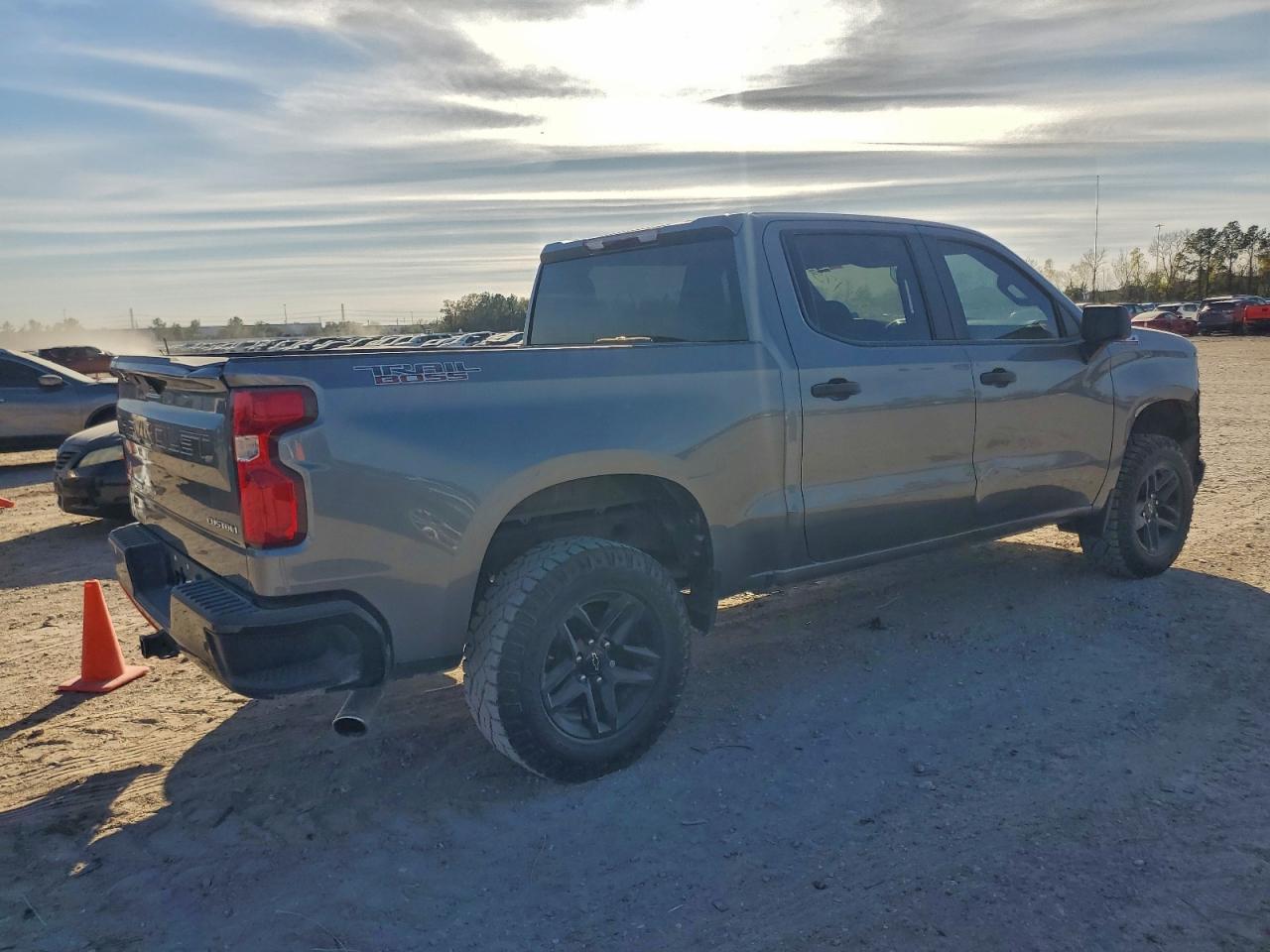 2021 CHEVROLET SILVERADO K1500 TRAIL BOSS CUSTOM photo 3