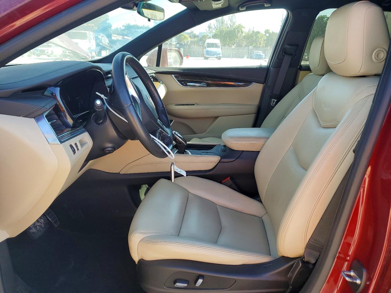 2017 CADILLAC XT5 photo 13