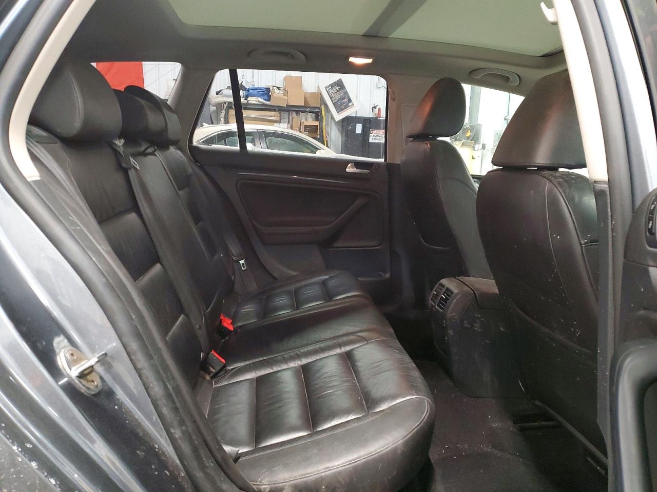 2014 VOLKSWAGEN JETTA TDI photo 10